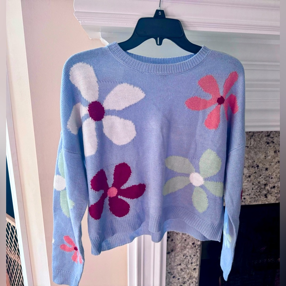 Moon & Madison crop sweater small floral